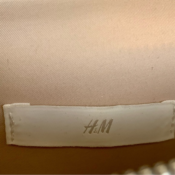 Crocodile-patterned Belt Bag - Picture 6 of 10